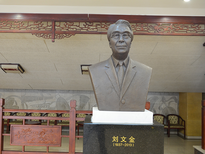 雕塑作品 劉文金像，鑄銅，安放地點(diǎn)：中央民族樂團(tuán)